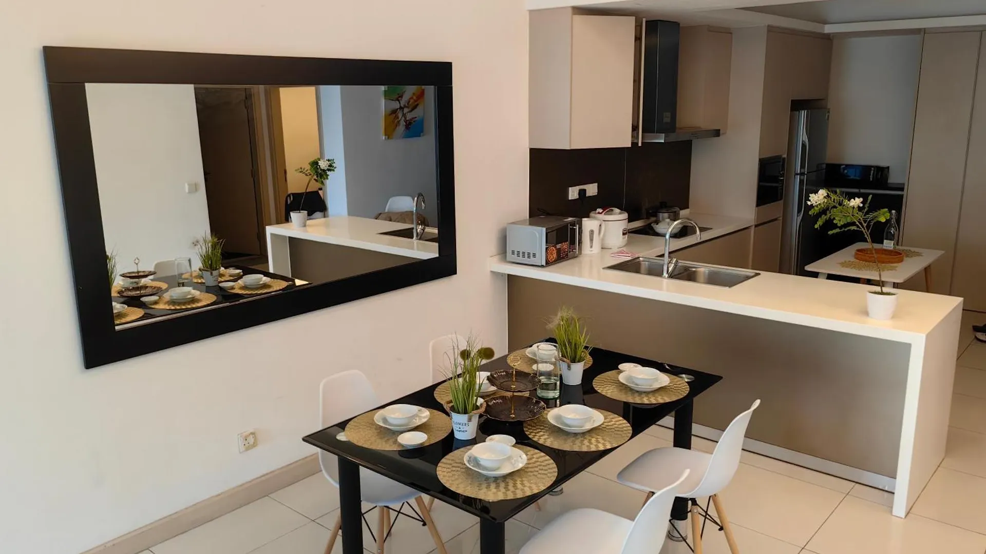 703 Klcc 5 Minutes To Alor Street Ceylon Pavilion 3 Room Apt For 10 Pax كوالالمبور 0*,  ماليزيا