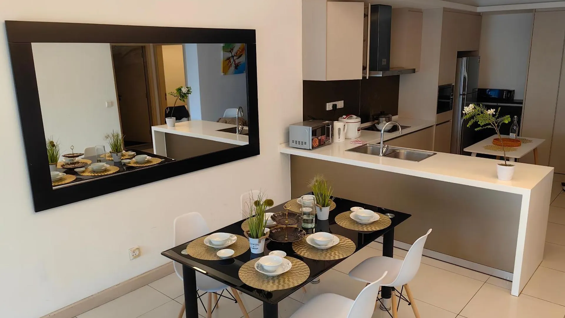 703 Klcc 5 Minutes To Alor Street Ceylon Pavilion 3 Room Apt For 10 Pax Kuala Lumpur